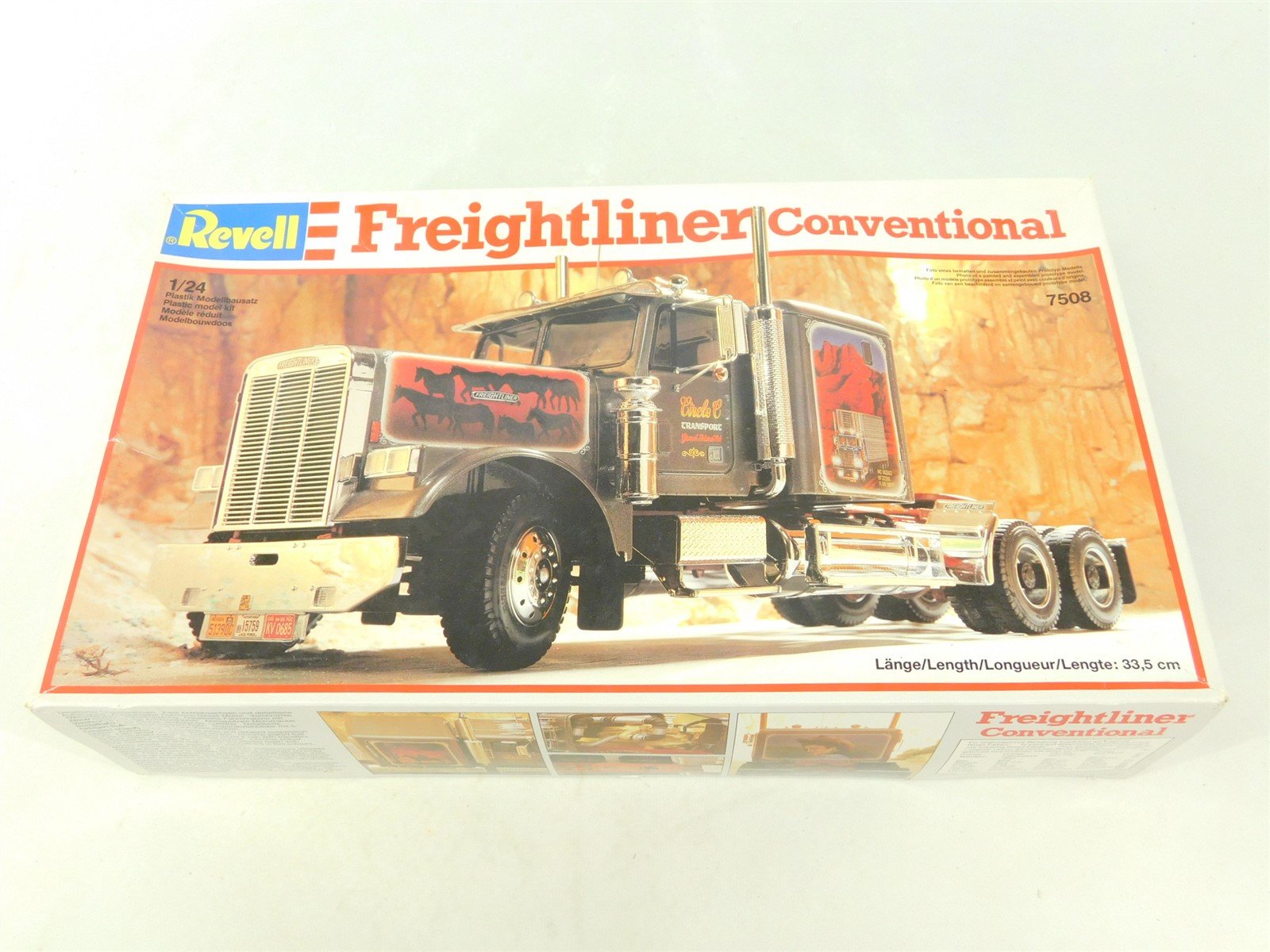 1:24 Scale Revell 7508 Freightliner Conventional Truck Kit