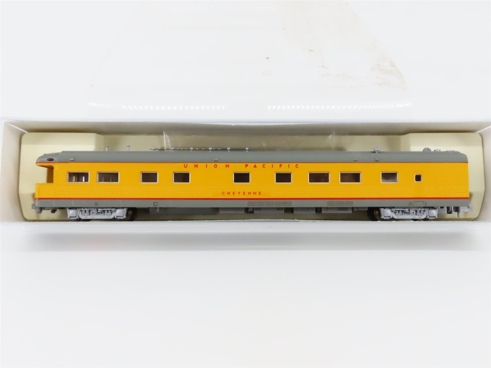 N Scale KATO 156-0813 UP Union Pacific Business Passenger Car "Cheyenne"