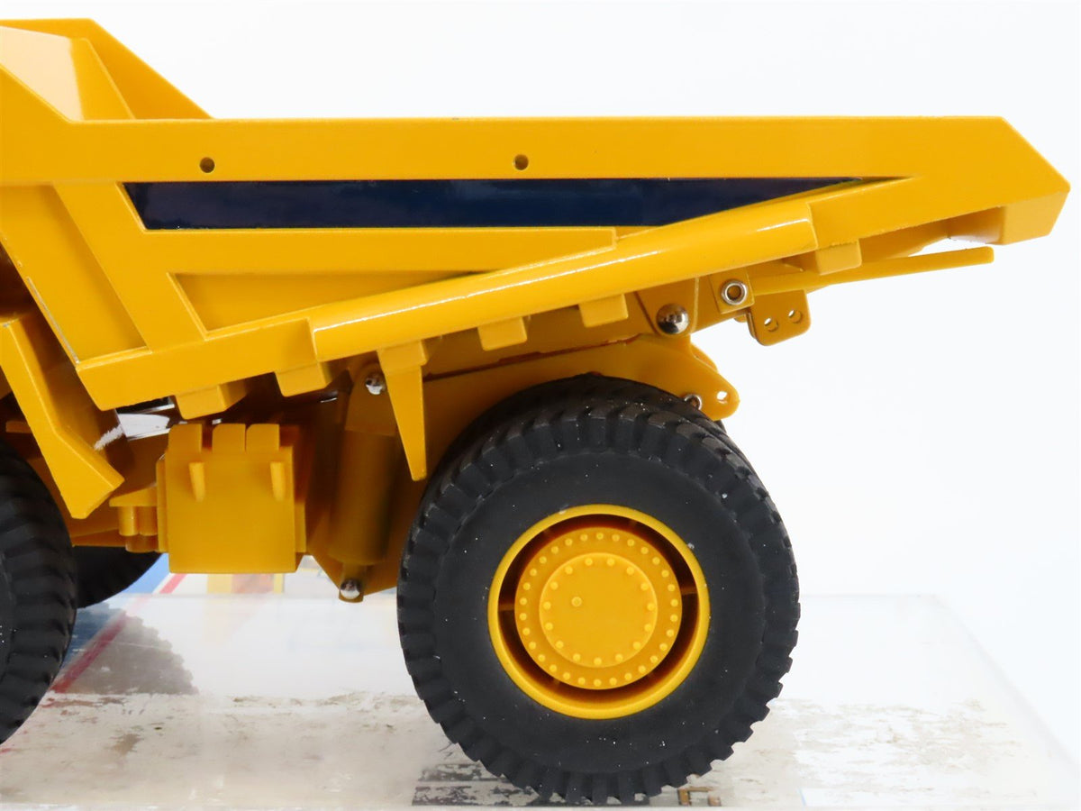 1:45 Scale Die-Cast Replicars Komatsu HD785 Dump Truck