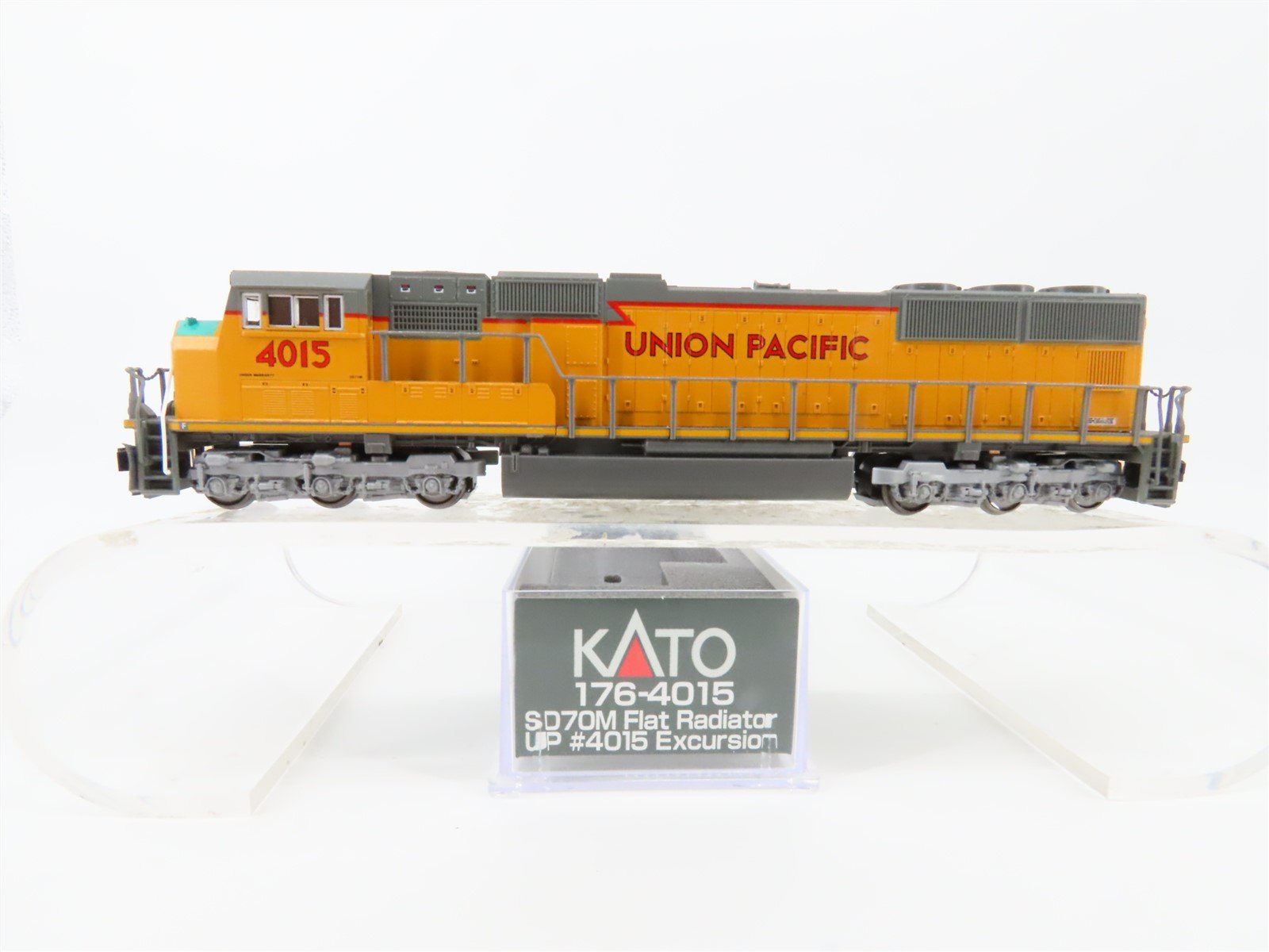N Scale KATO 176-4015 UP Union Pacific EMD SD70M Diesel #4015 w/DCC & Sound