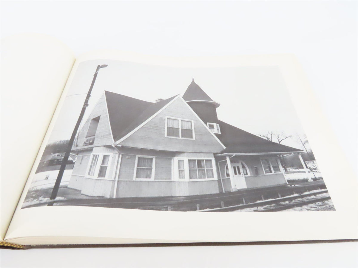 A Guide To Chicago&#39;s Train Station Present and Past by Bach &amp; Wolfson ©1986 Book