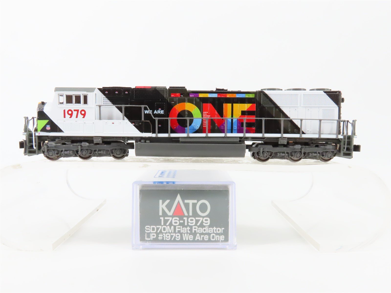 N Scale KATO 176-1979 UP "We Are One" EMD SD70M Diesel #1979 w/DCC & Sound