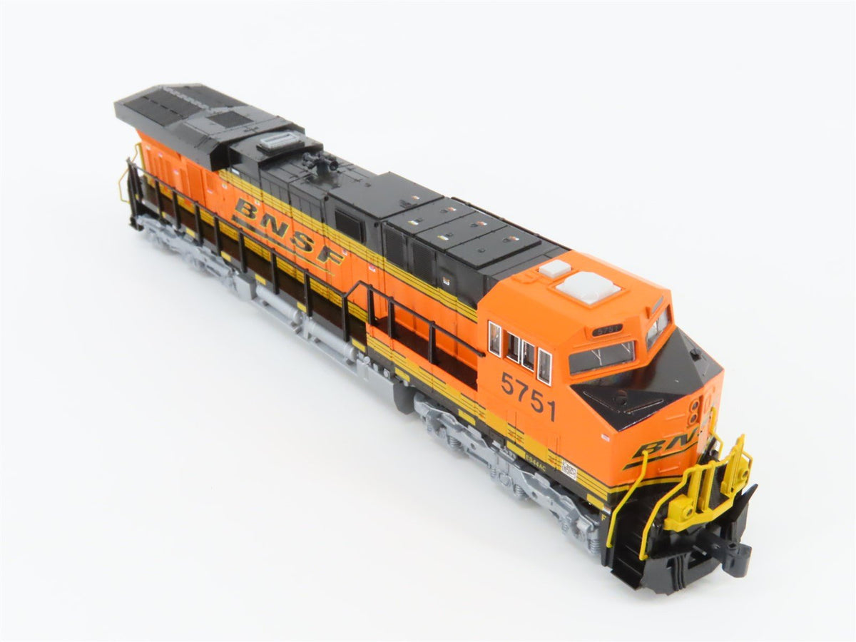 N Scale KATO 176-8924 BNSF Railway &quot;Swoosh&quot; GE ES44AC Diesel #5751 w/DCC