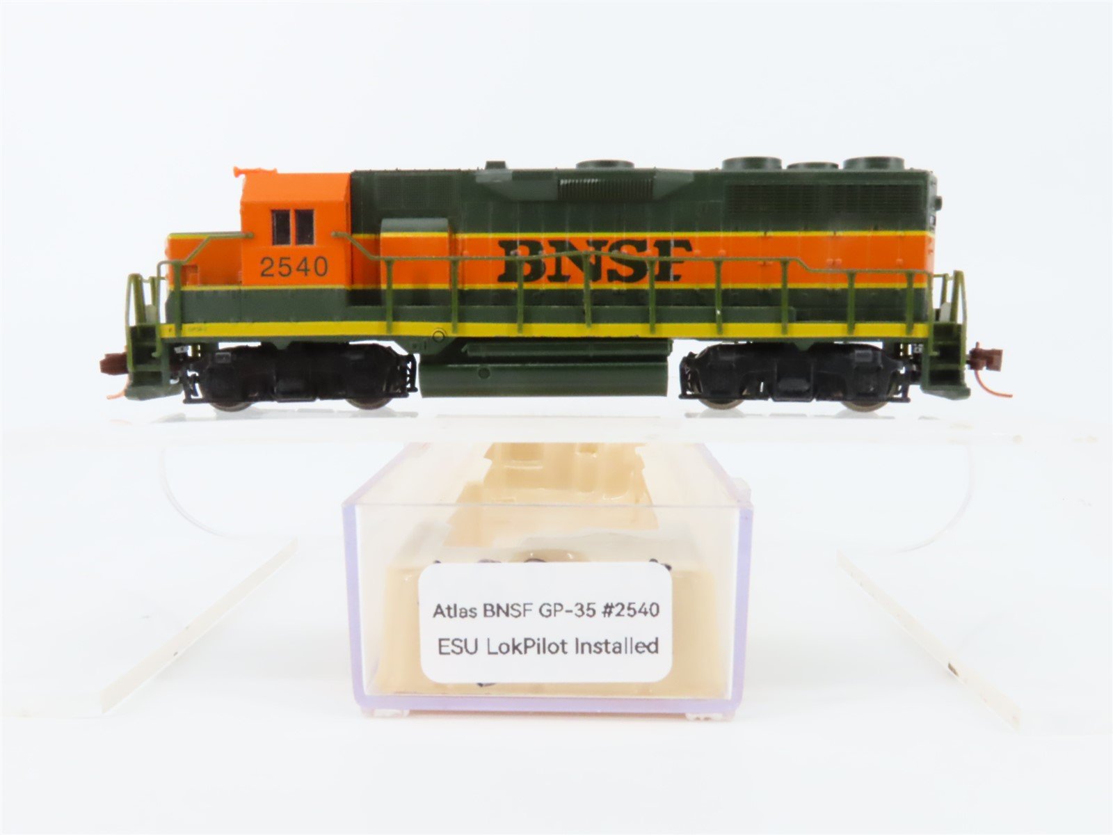 N Scale Atlas BNSF Railway EMD GP35 Diesel Locmotive #2540 - DCC ONLY