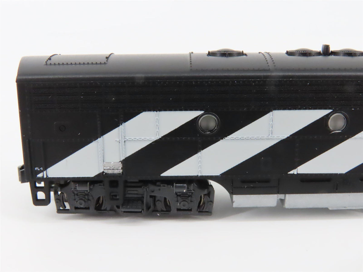 N Scale KATO CN Canadian National &quot;Zebra Stripe&quot; EMD F7B Diesel #9057