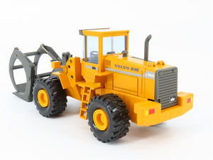 1:50 Scale Die-Cast NZG 359 VME L150 Volvo BM Lumber Fork Loader