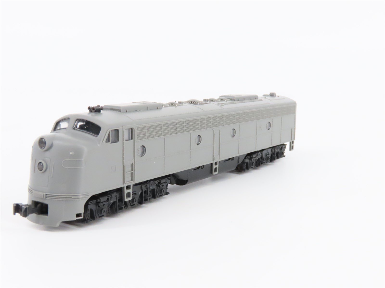 N Scale Kato 176-250 Undecorated E8/9A Diesel Locomotive