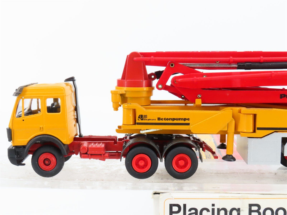 1:50 Scale Die-Cast Conrad 3006 Putzmeister M52 Placing Boom Semi-Trailer