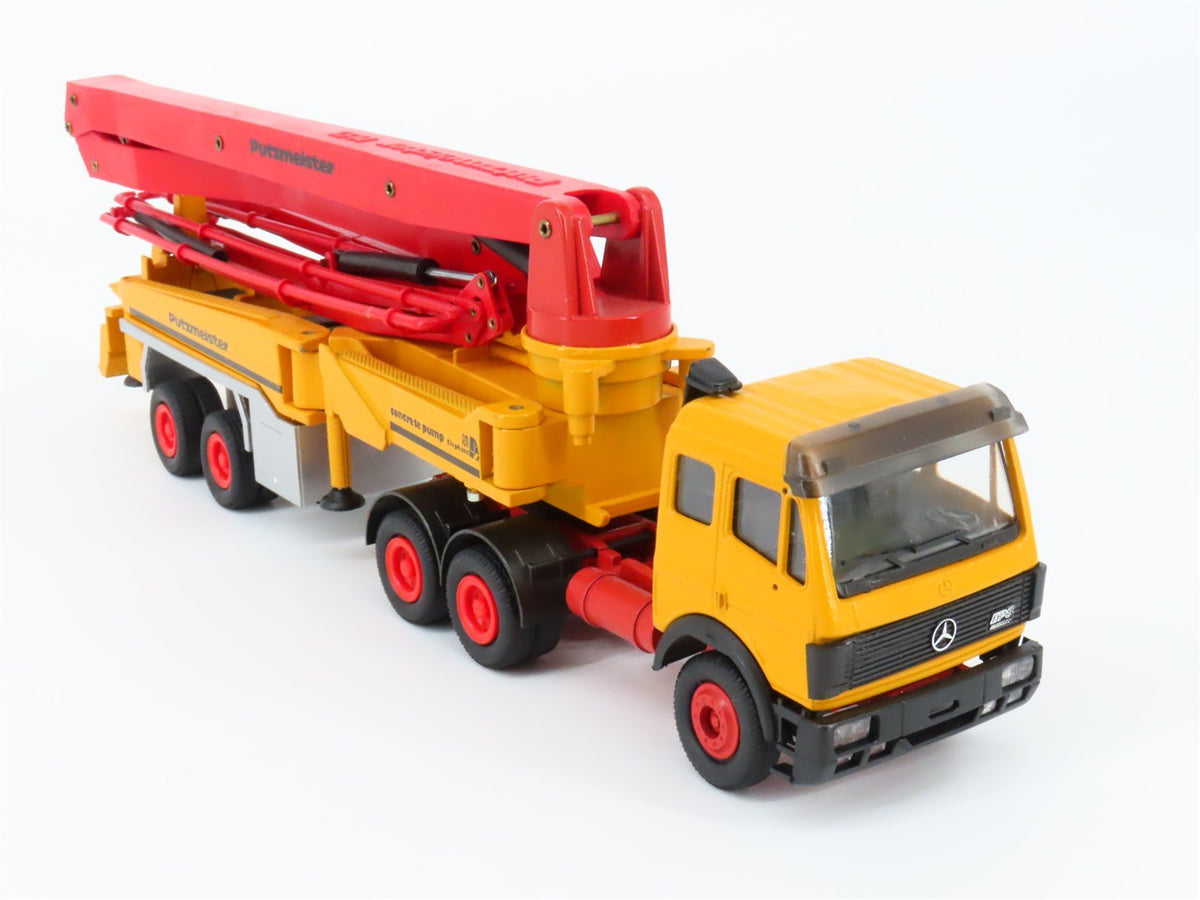 1:50 Scale Die-Cast Conrad 3006 Putzmeister M52 Placing Boom Semi-Trailer