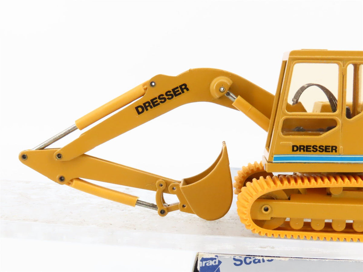 1:50 Scale Die-Cast Conrad 2819 Dresser 625E Tracked Excavator