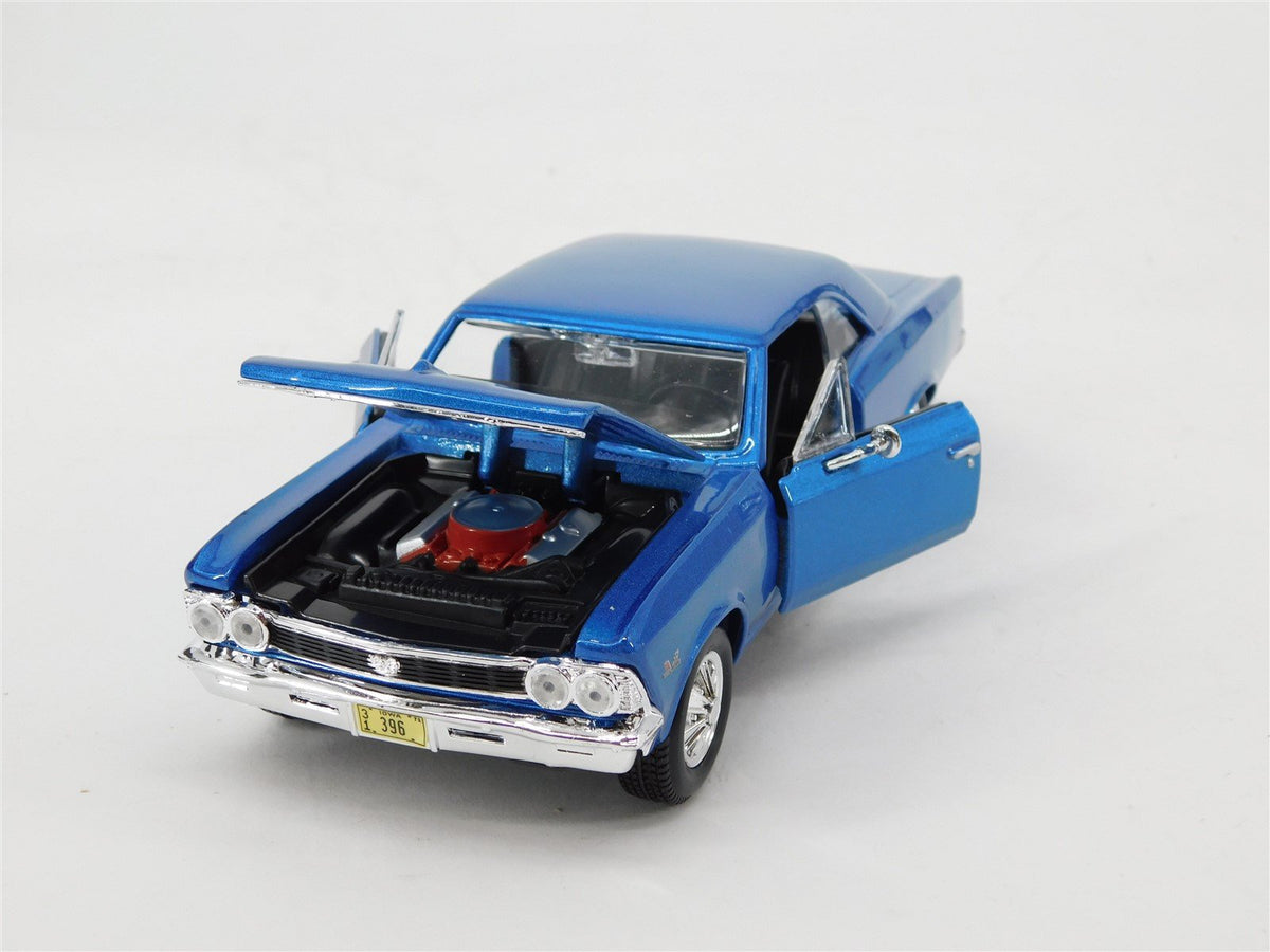 1:24 Scale Maisto Die-Cast Automobile 1966 Chevrolet Chevelle SS396 - Blue