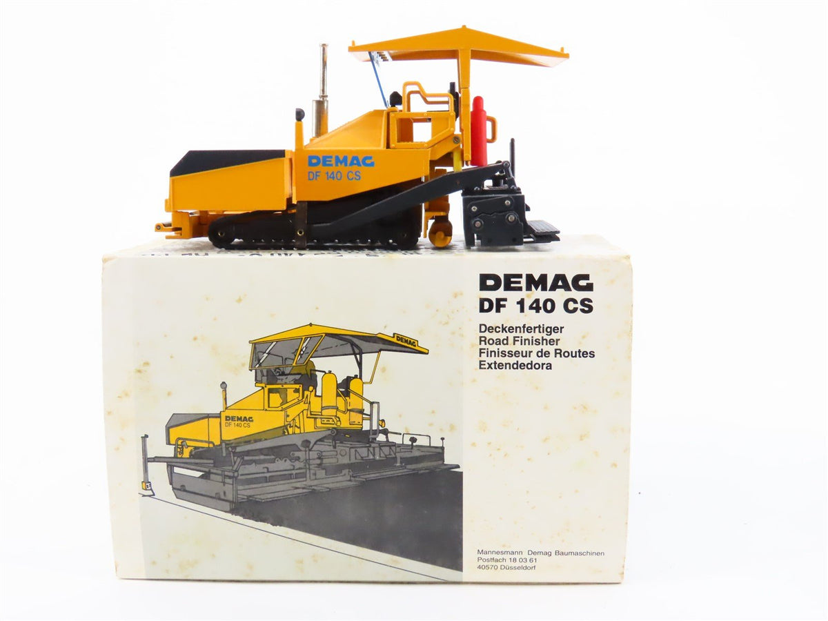 1:50 Scale Die-Cast NZG 395 Demag DF 140 CS Road Finisher