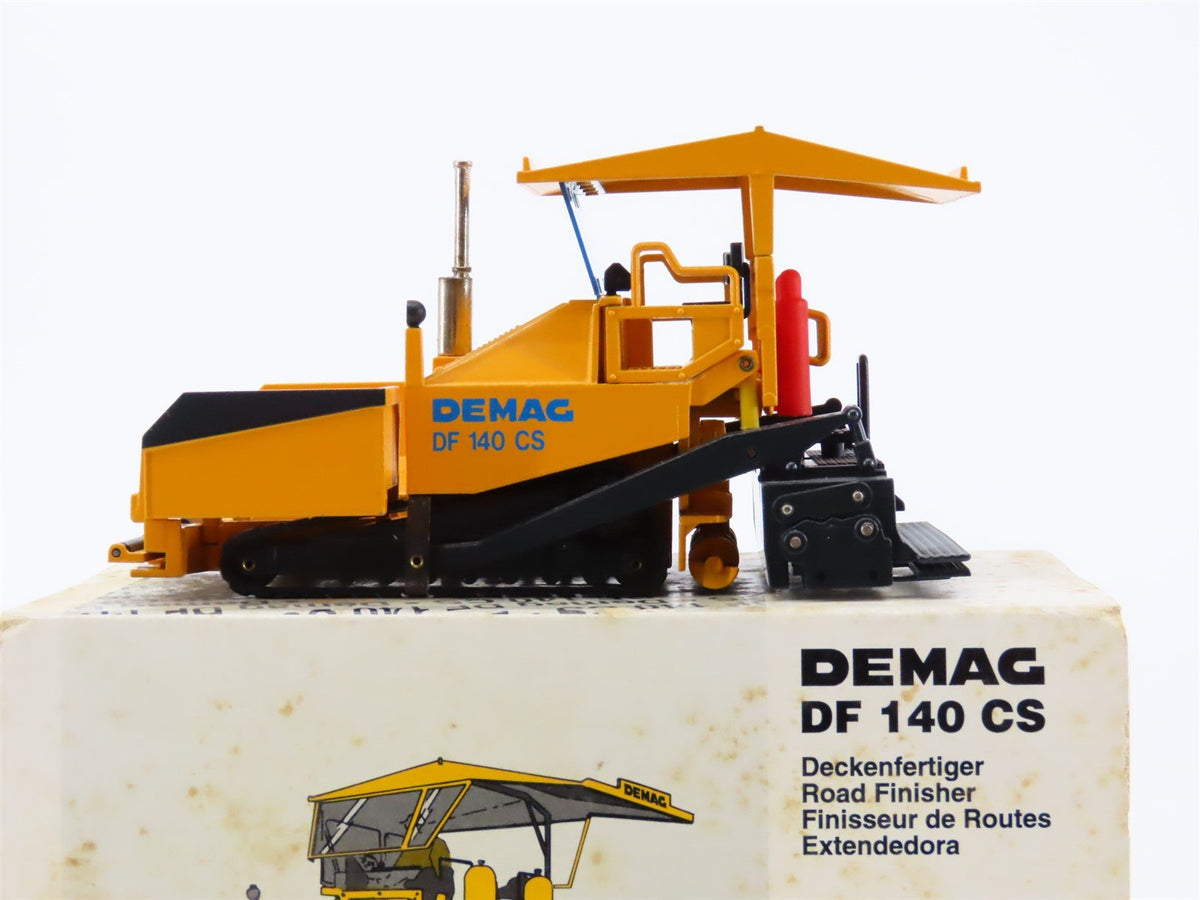 1:50 Scale Die-Cast NZG 395 Demag DF 140 CS Road Finisher