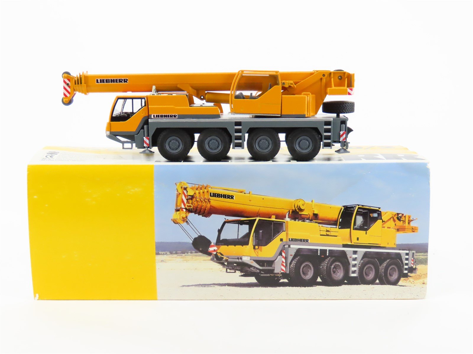 1:50 Scale Die-Cast Conrad 2094 Liebherr LTM 1060/2 Mobile Crane