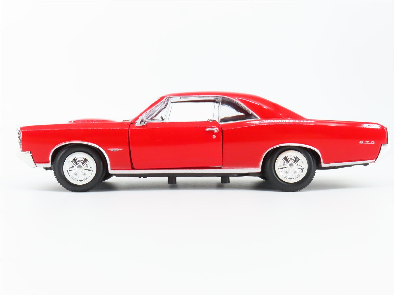1:24 Scale Popak New Ray Mfg. Die-Cast Automobile 1966 Pontiac GTO - Red