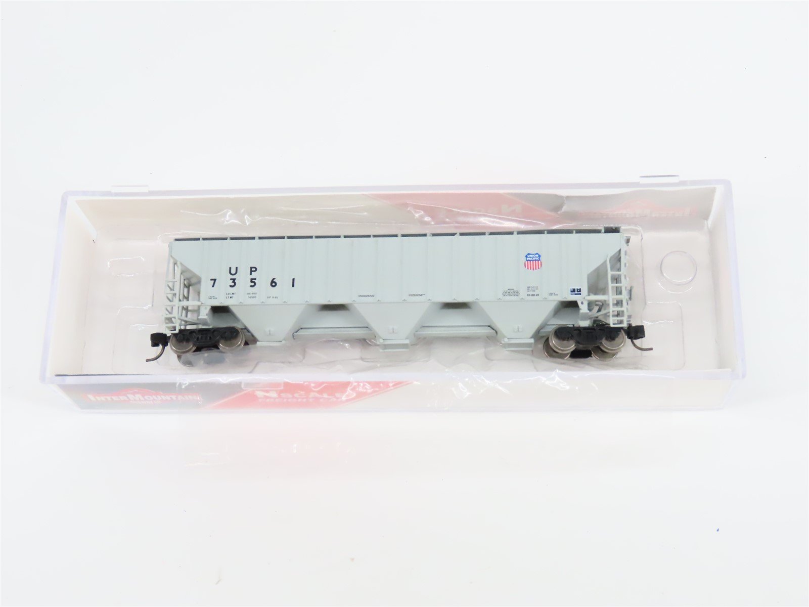 N Scale InterMountain 653111-05 UP Union Pacific 3-Bay Covered Hopper #73561