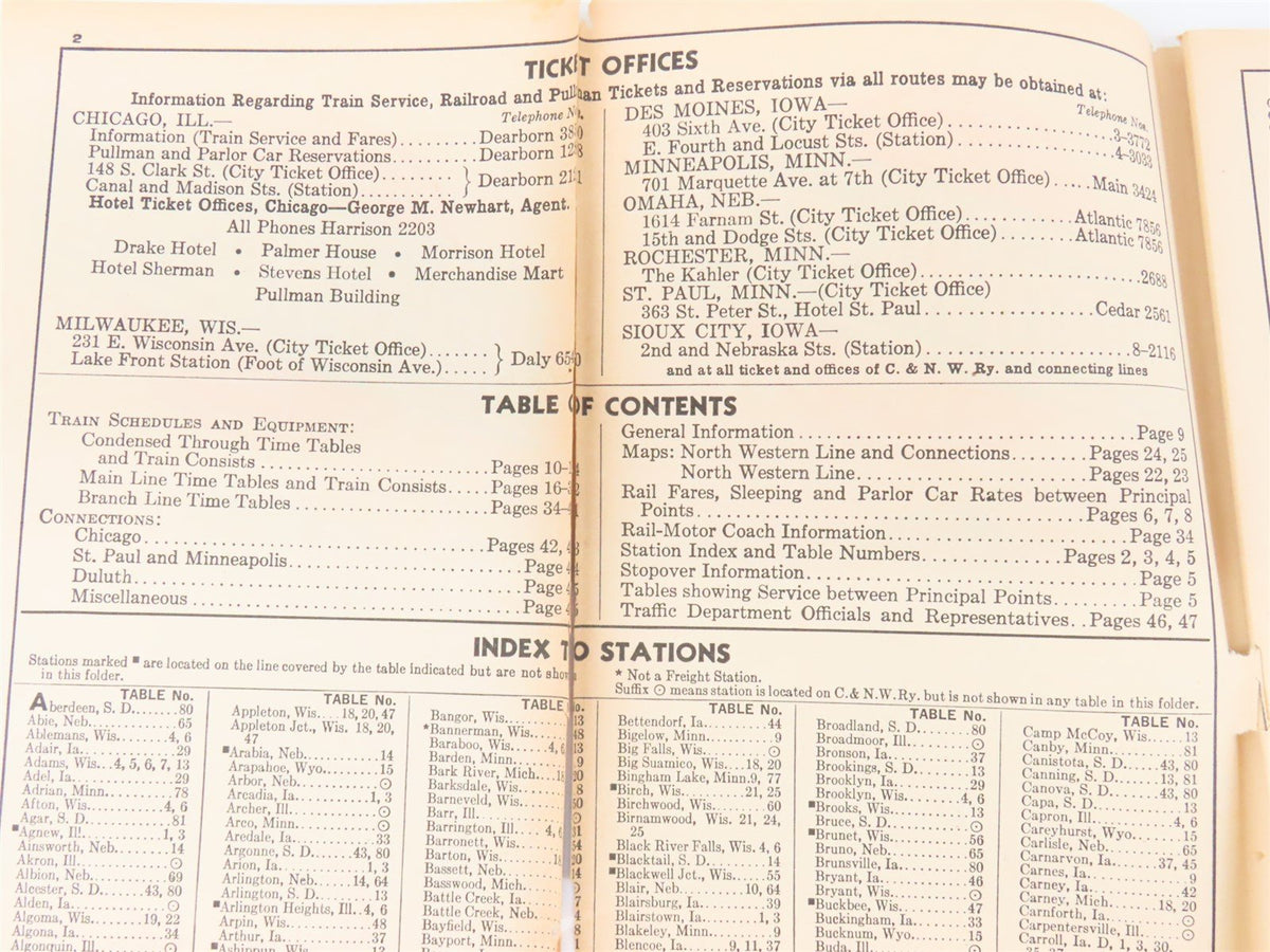 CNW Chicago &amp; North Western Line Time Tables - December 5, 1943