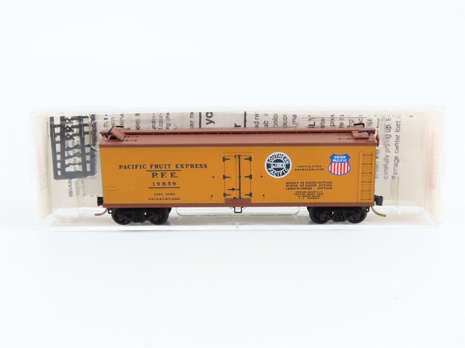 N Scale Micro-Trains MTL 47060 PFE Pacific Fruit Express 40' Reefer #19859