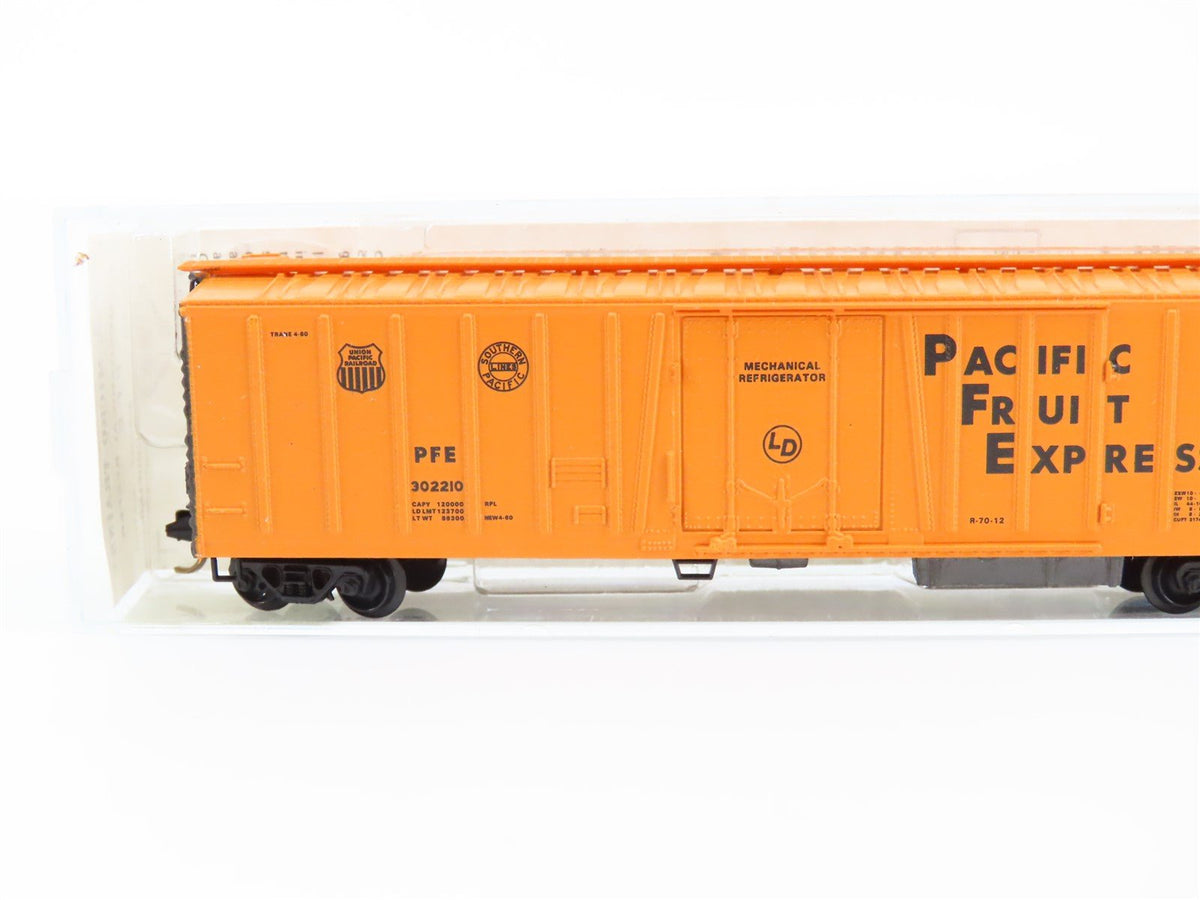 N Kadee Micro-Trains MTL 70010 PFE Pacific Fruit Express 51&#39; Mech Reefer #302210