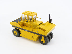 1:50 Scale Die-Cast Conrad 2741 CAT Caterpillar PS 500 Compactor