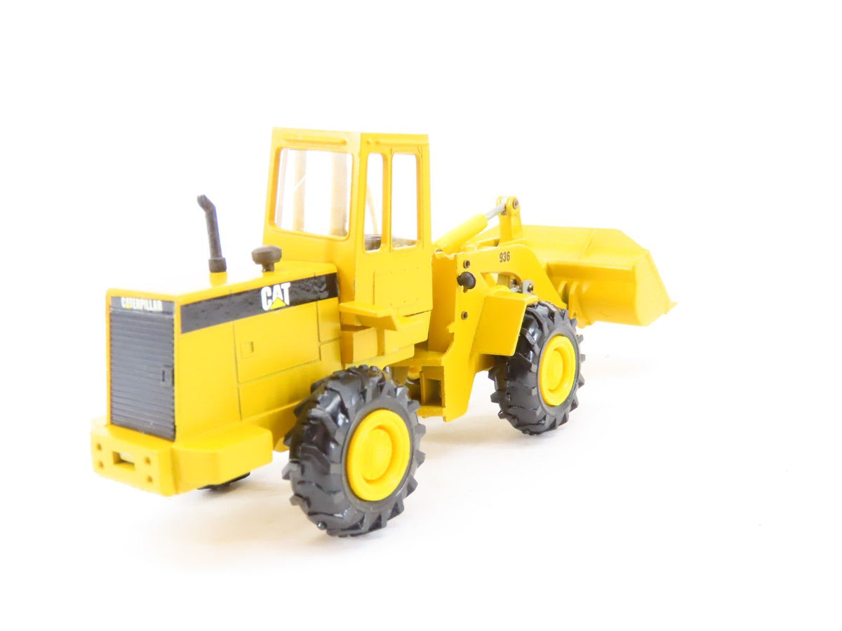 1:50 Scale Die-Cast Conrad 2886 CAT Caterpillar 936 Radlader