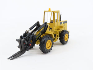 1:50 Scale Die-Cast Conrad 2888 CAT Caterpillar IT28 Integrated Toolcarrier