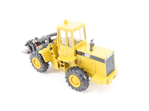 1:50 Scale Die-Cast Conrad 2888 CAT Caterpillar IT28 Integrated Toolcarrier