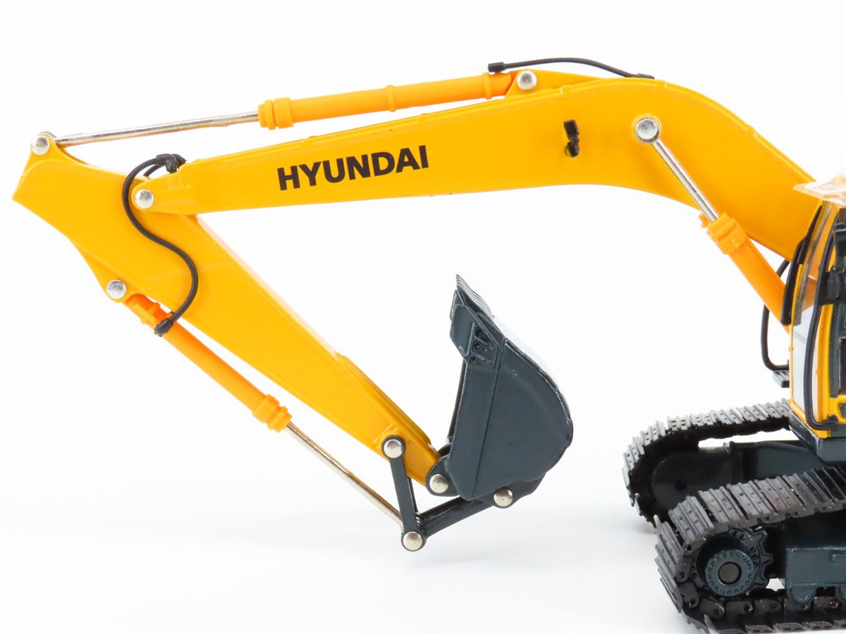 1:40 Scale Die-Cast Hyundai Robex 210LC-9 Crawler Excavator