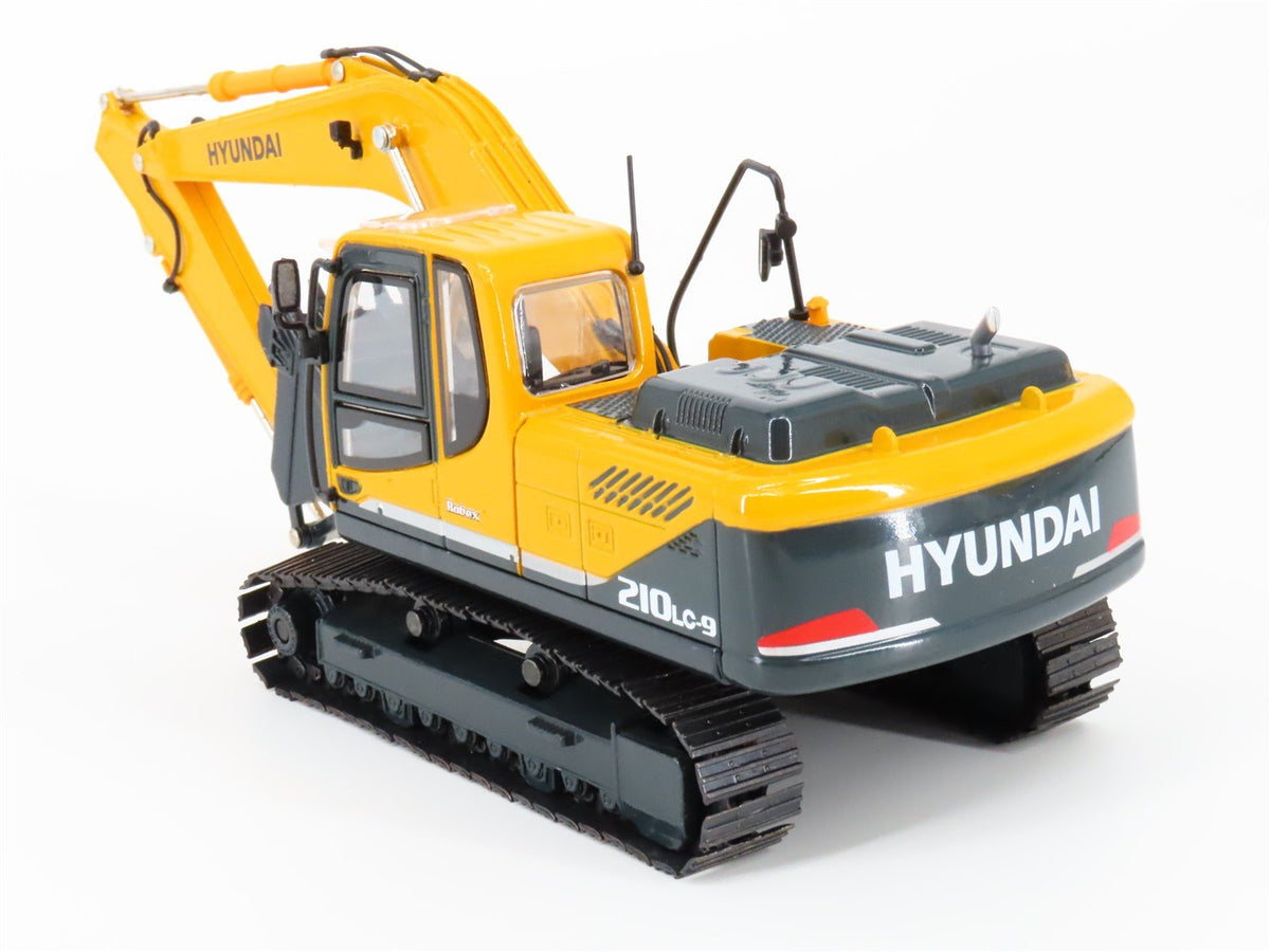 1:40 Scale Die-Cast Hyundai Robex 210LC-9 Crawler Excavator