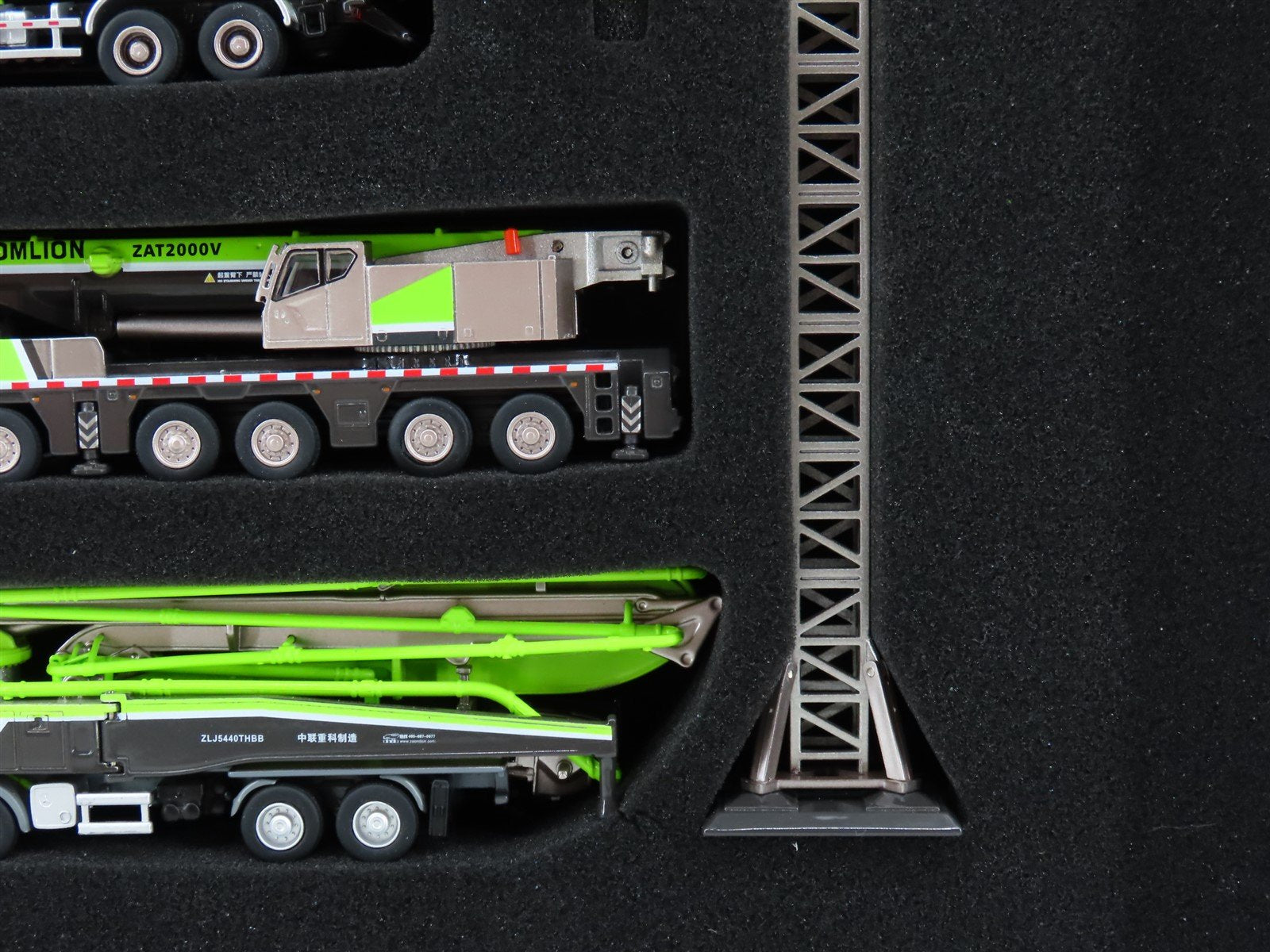 1:100 Scale Zoomlion Products Model Set w/3 Vehicles & Tower