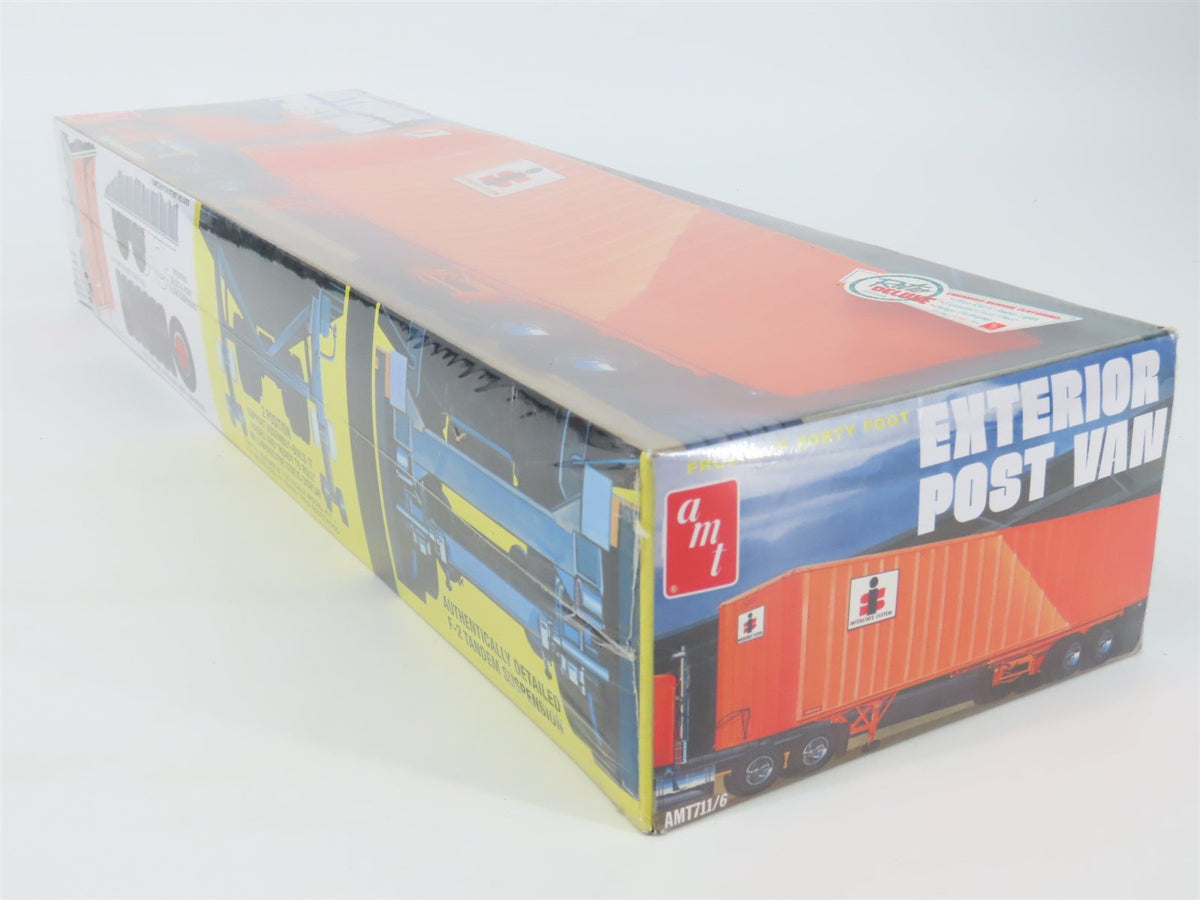 1:25 Scale AMT AMT711/6 Exterior Post Van 40ft Trailer Kit SEALED