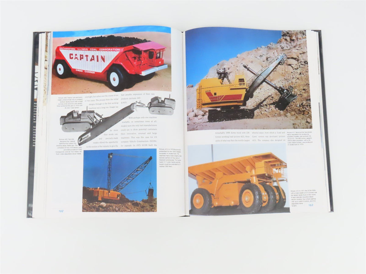 Construction Equipment Models: Machinery in Miniature by Cohrs &amp; Pierre ©2000 HC