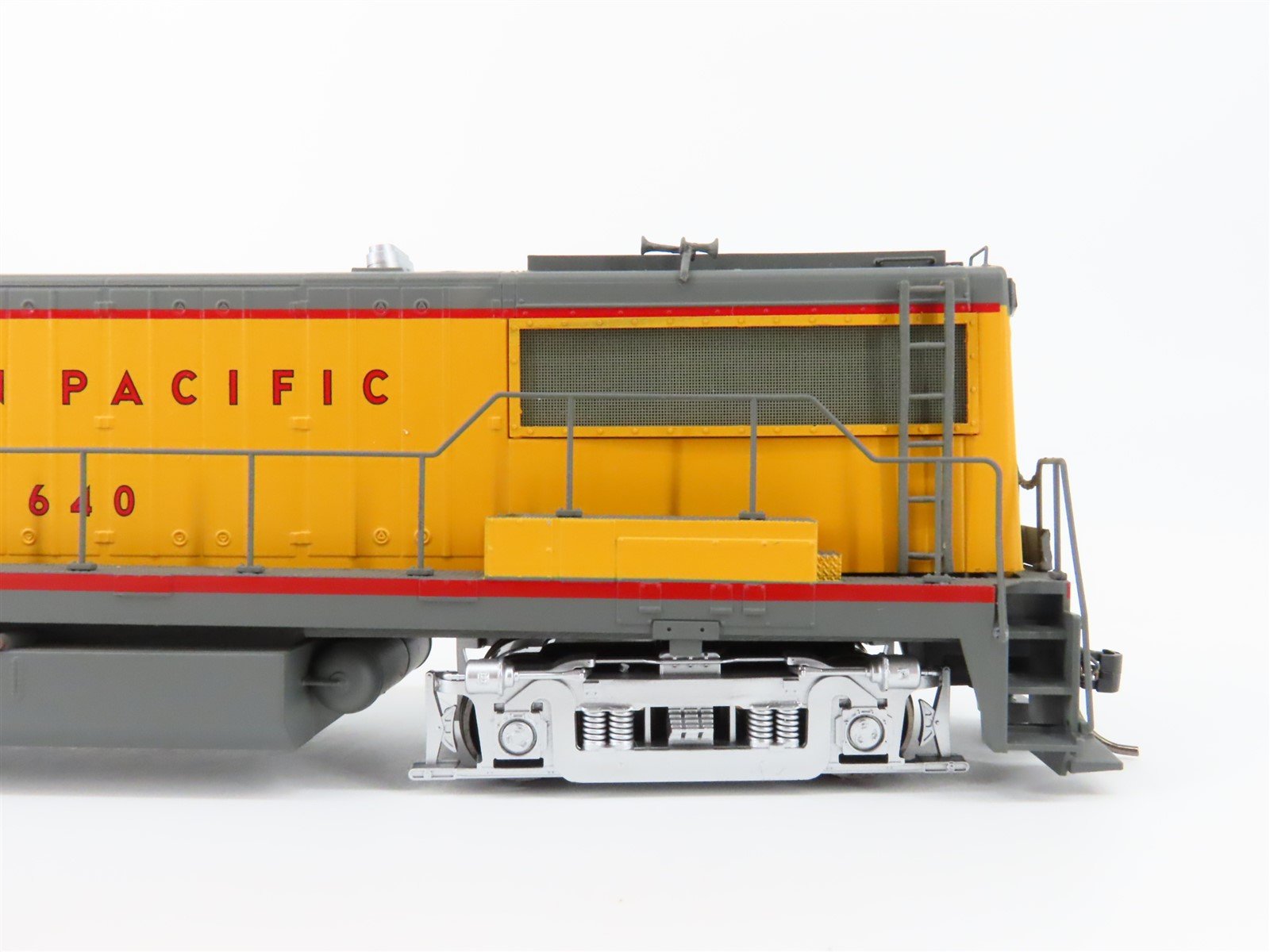 HO Bowser Executive 24567 UP Union Pacific GE U25B Diesel #640 - DCC R -  Model Train Market