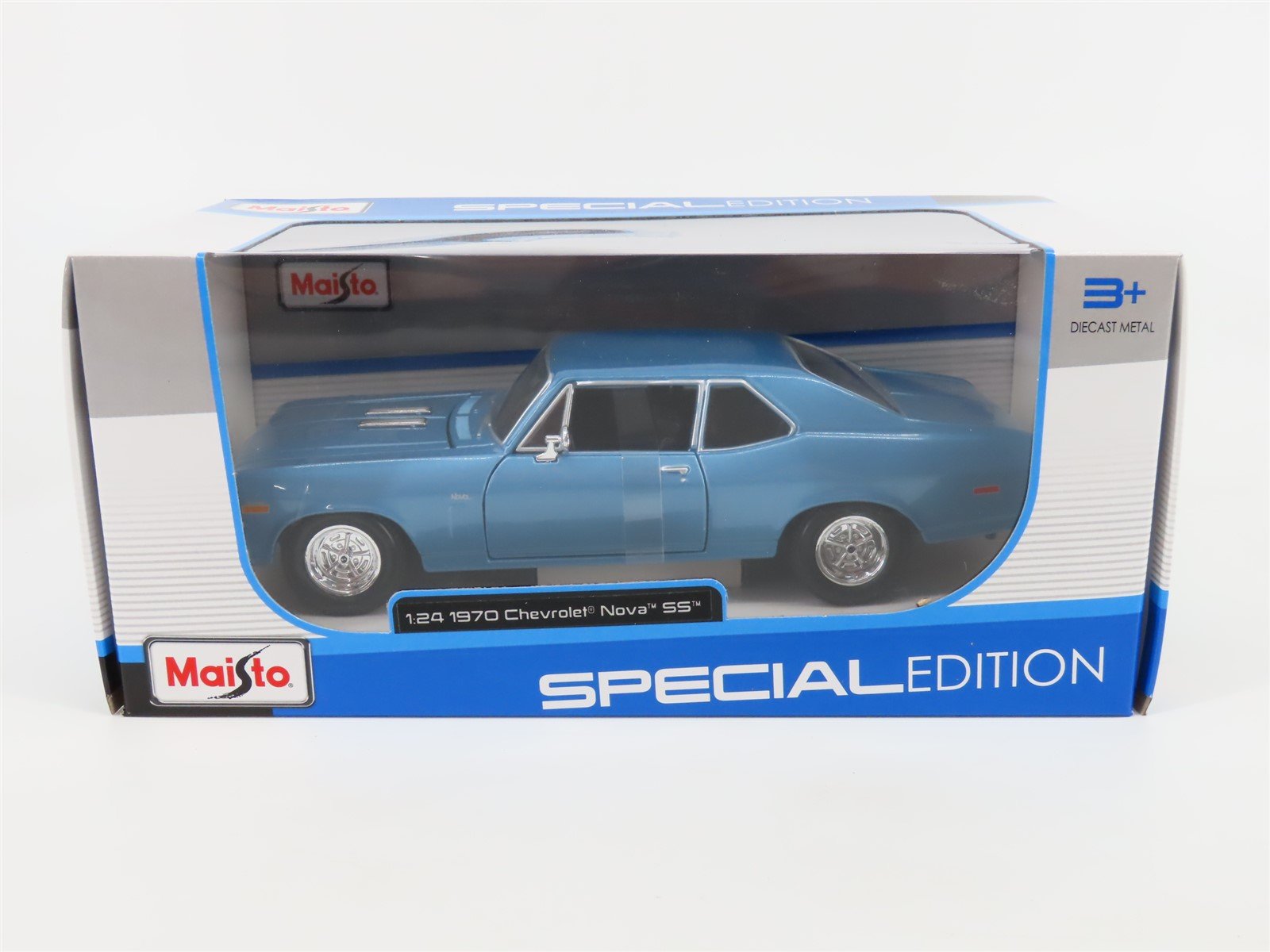 1:24 Scale Maisto 31262 Die-Cast 1970 Chevrolet Nova SS - Blue