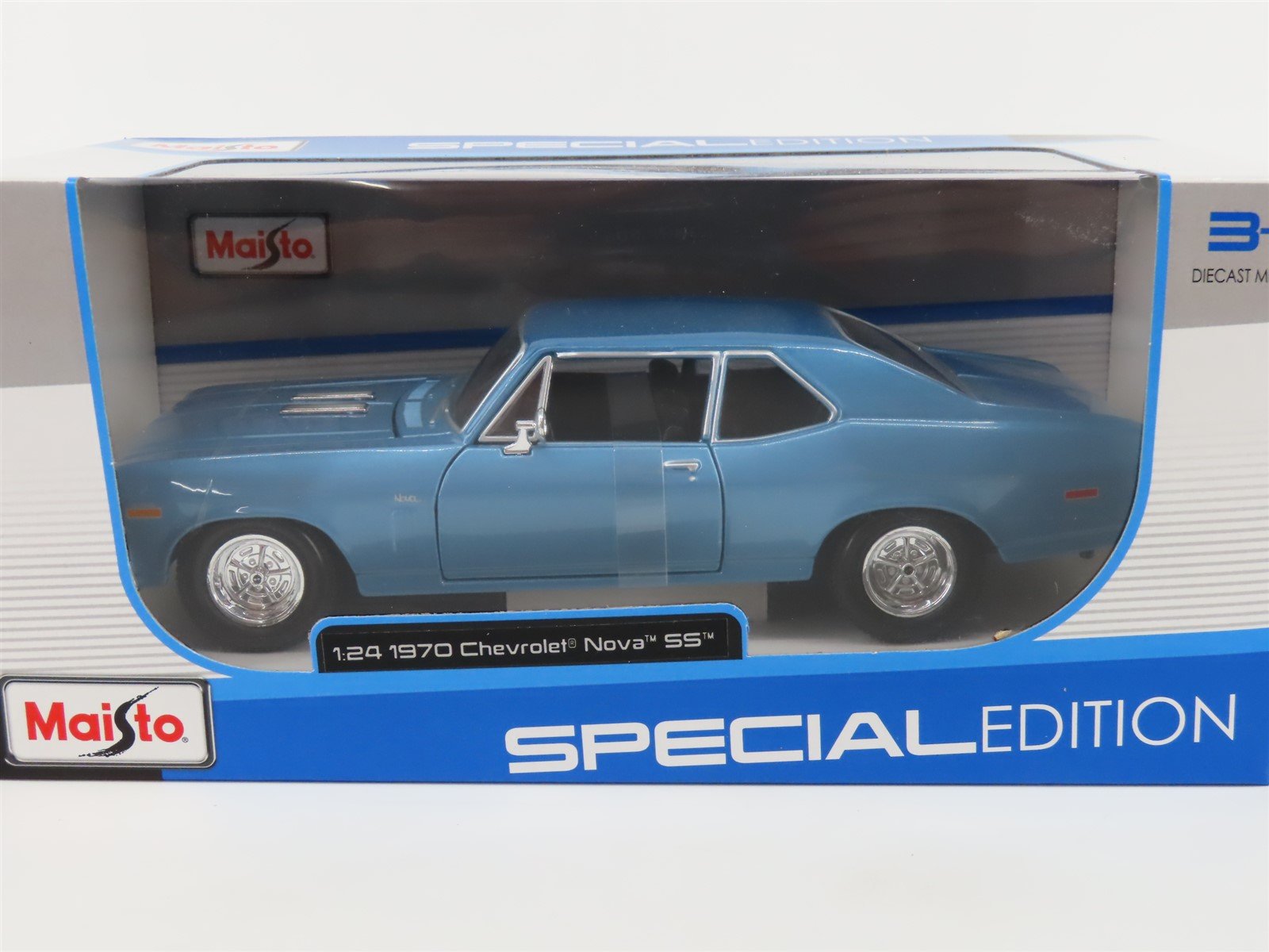 1:24 Scale Maisto 31262 Die-Cast 1970 Chevrolet Nova SS - Blue