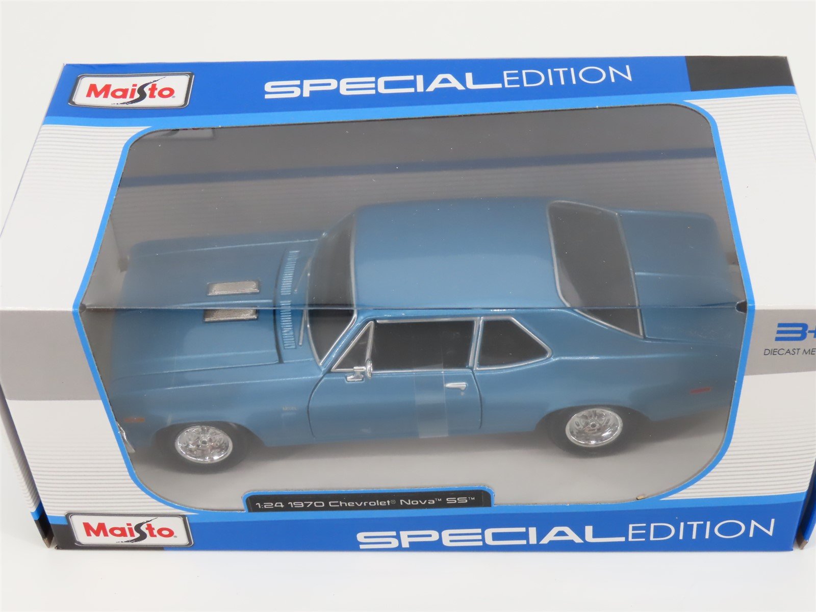 1:24 Scale Maisto 31262 Die-Cast 1970 Chevrolet Nova SS - Blue