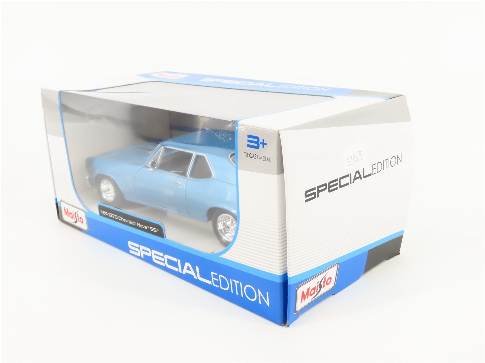 1:24 Scale Maisto 31262 Die-Cast 1970 Chevrolet Nova SS - Blue