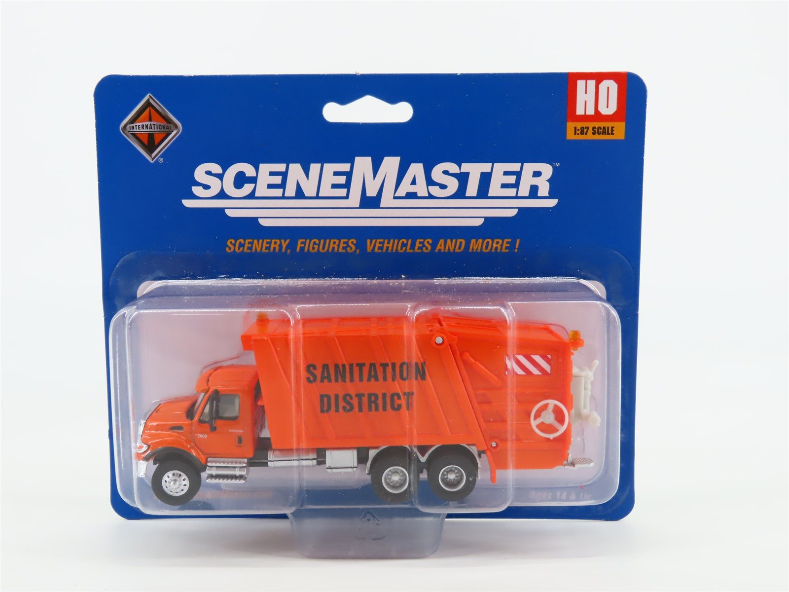HO 1/87 Scale Walthers Scenemaster #949-11770 Inernational Garbage Truck Orange