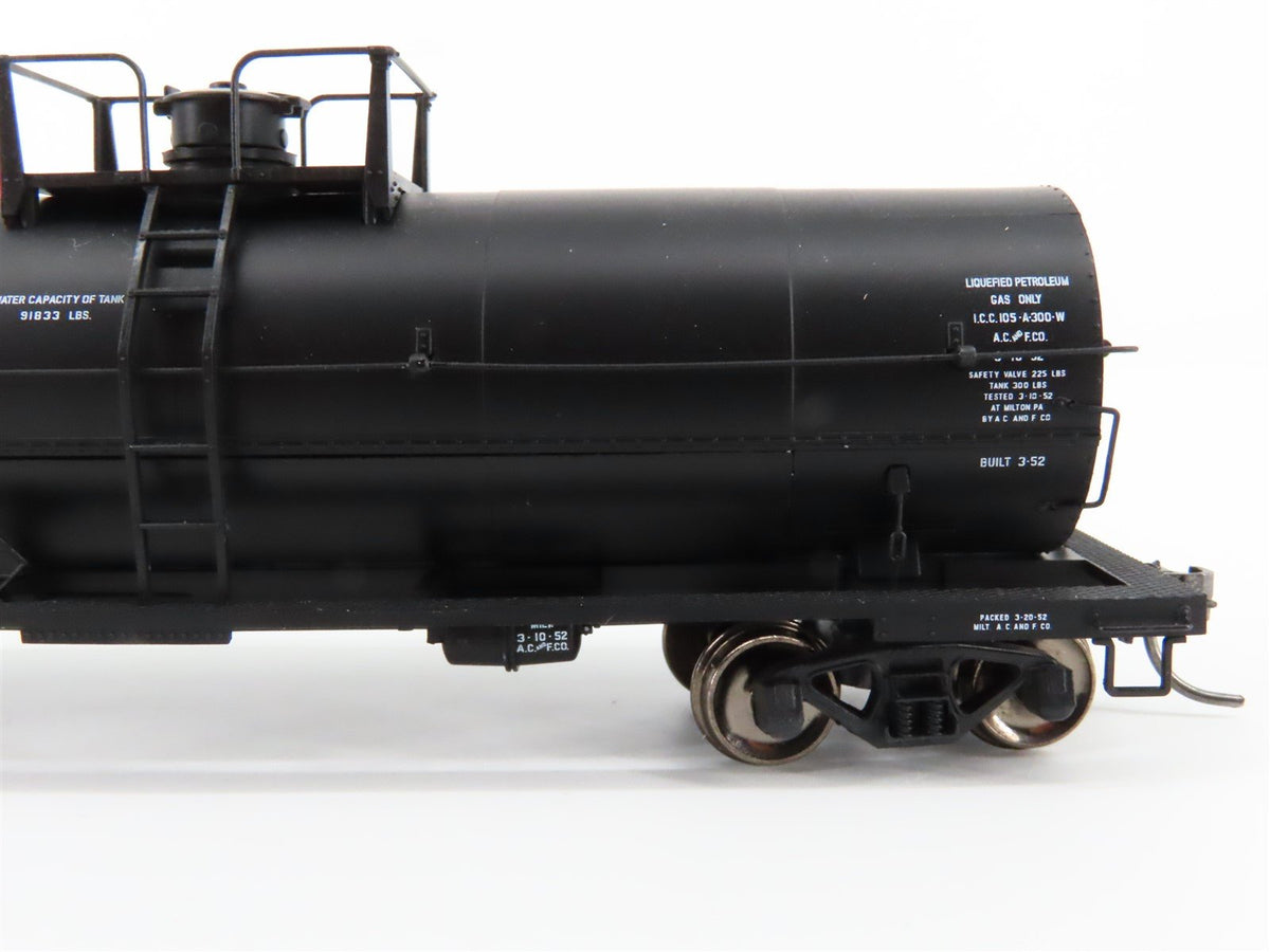 HO Scale Atlas Master Line #20005485 PANX Panoma Corp. 11K Gallon Tank Car #2012