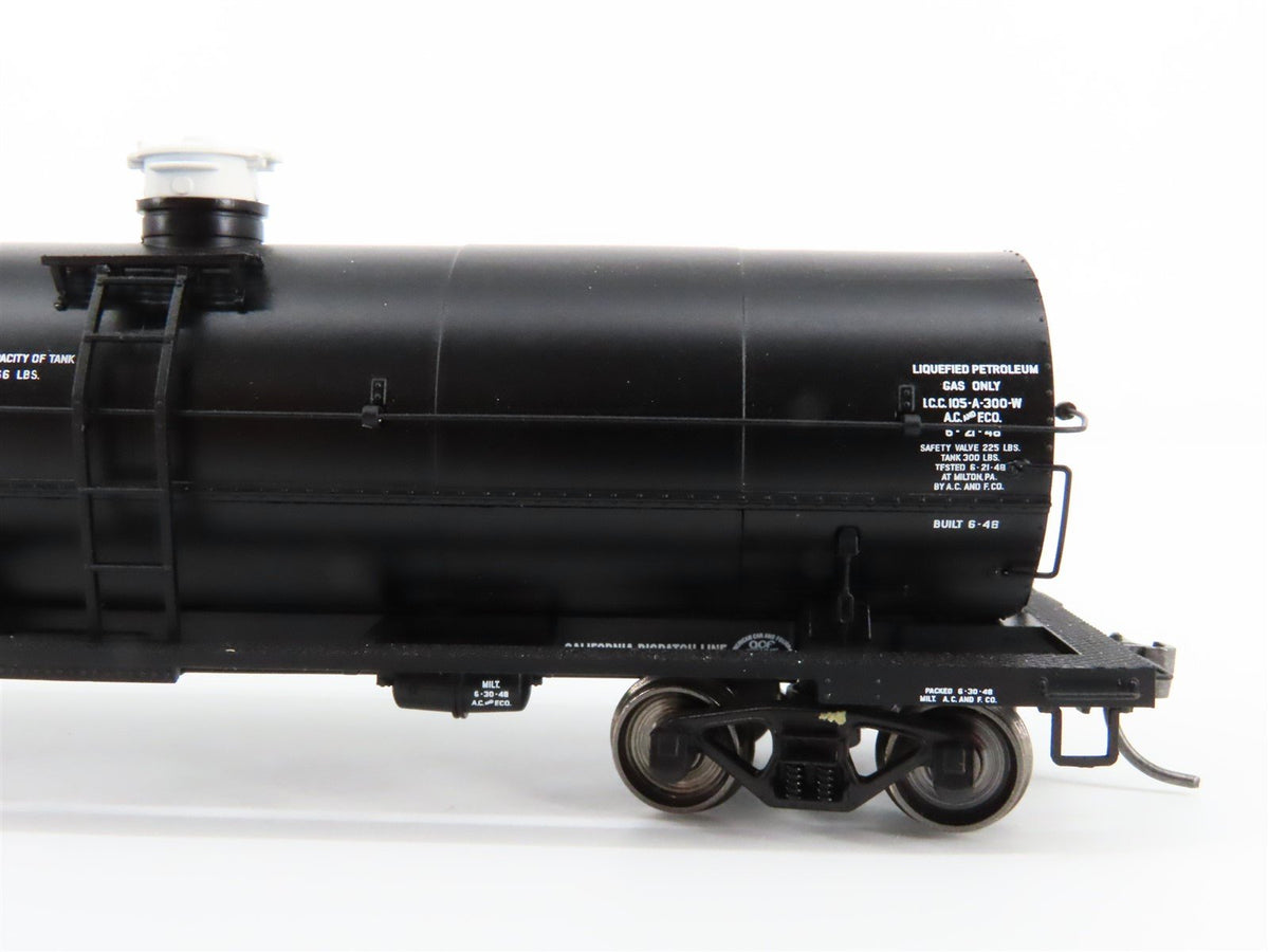 HO Atlas Master Line #20004668 CDLX California Dispatch 11K Gal. Tank Car #1527