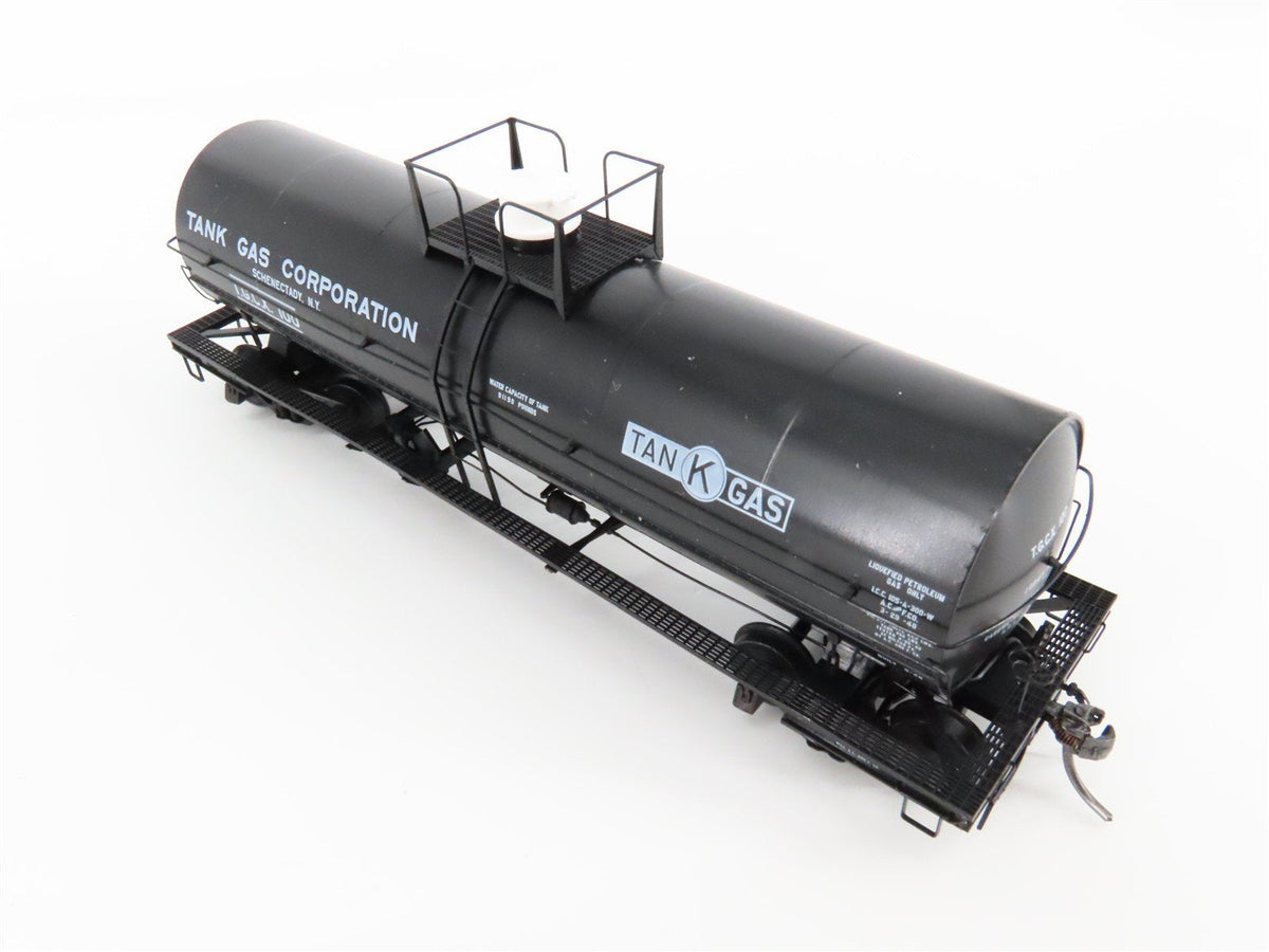 HO Scale Kadee Cars #9017 TGCX Tank Gas Corp. 11K Gallon Tank Car #100