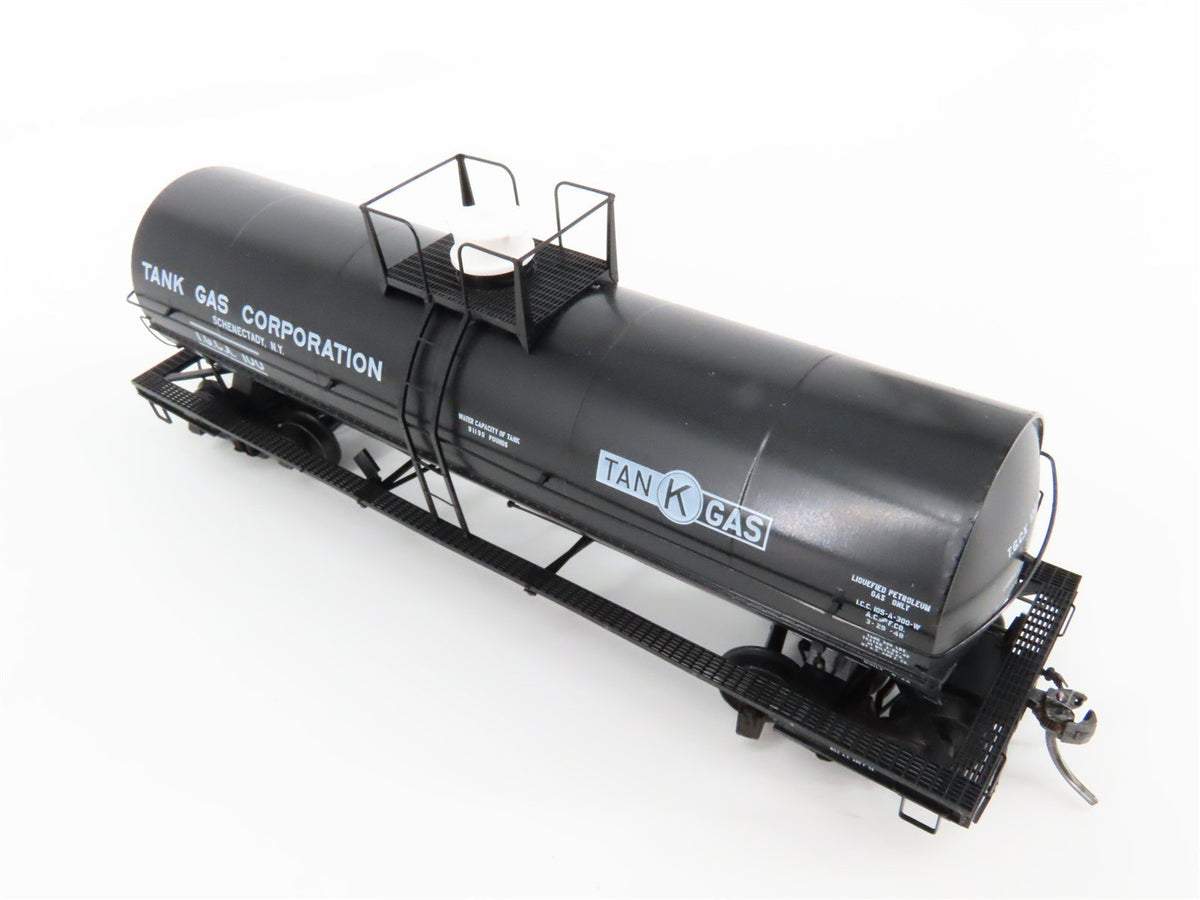 HO Scale Kadee Cars #9017 TGCX Tank Gas Corp. 11K Gallon Tank Car #100