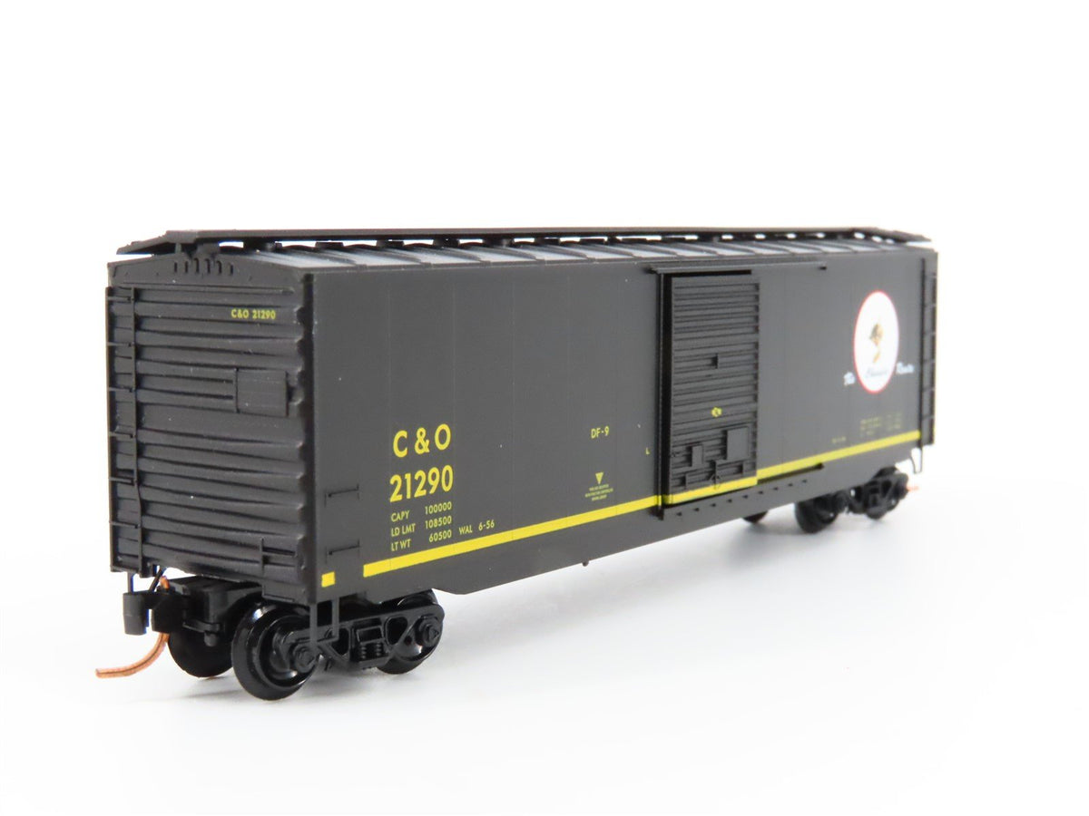 N Scale Micro-Trains MTL 03100071 C&amp;O Chessie Route 50&#39; Box Car #21290