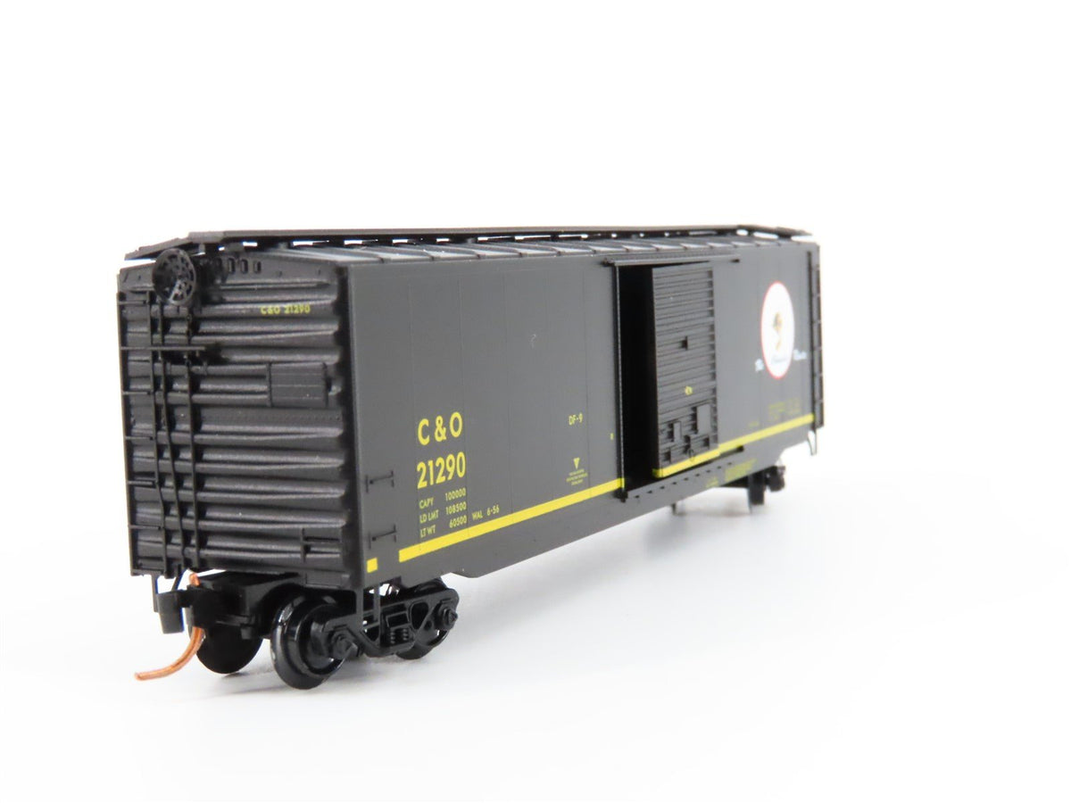 N Scale Micro-Trains MTL 03100071 C&amp;O Chessie Route 50&#39; Box Car #21290