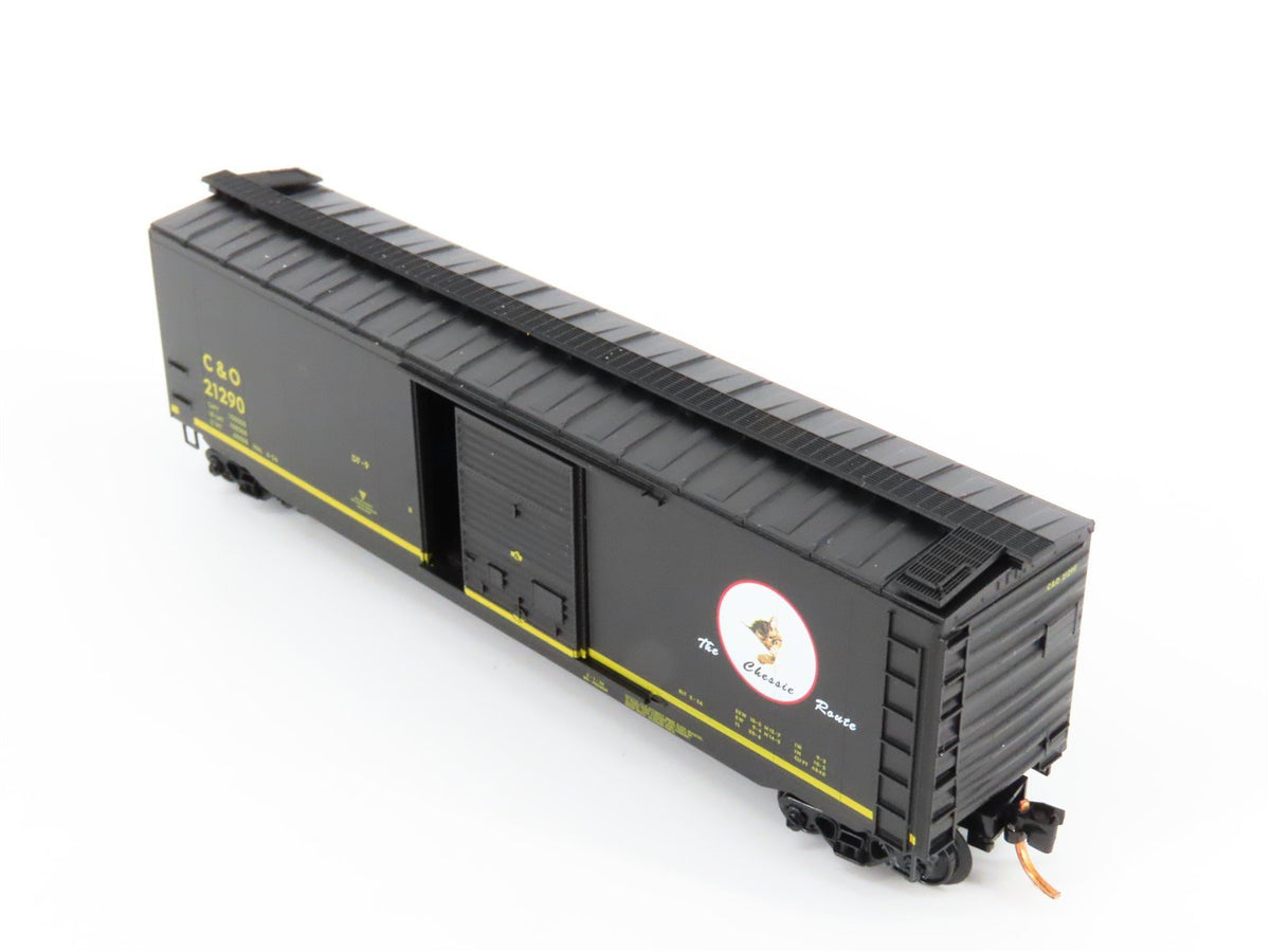 N Scale Micro-Trains MTL 03100071 C&amp;O Chessie Route 50&#39; Box Car #21290