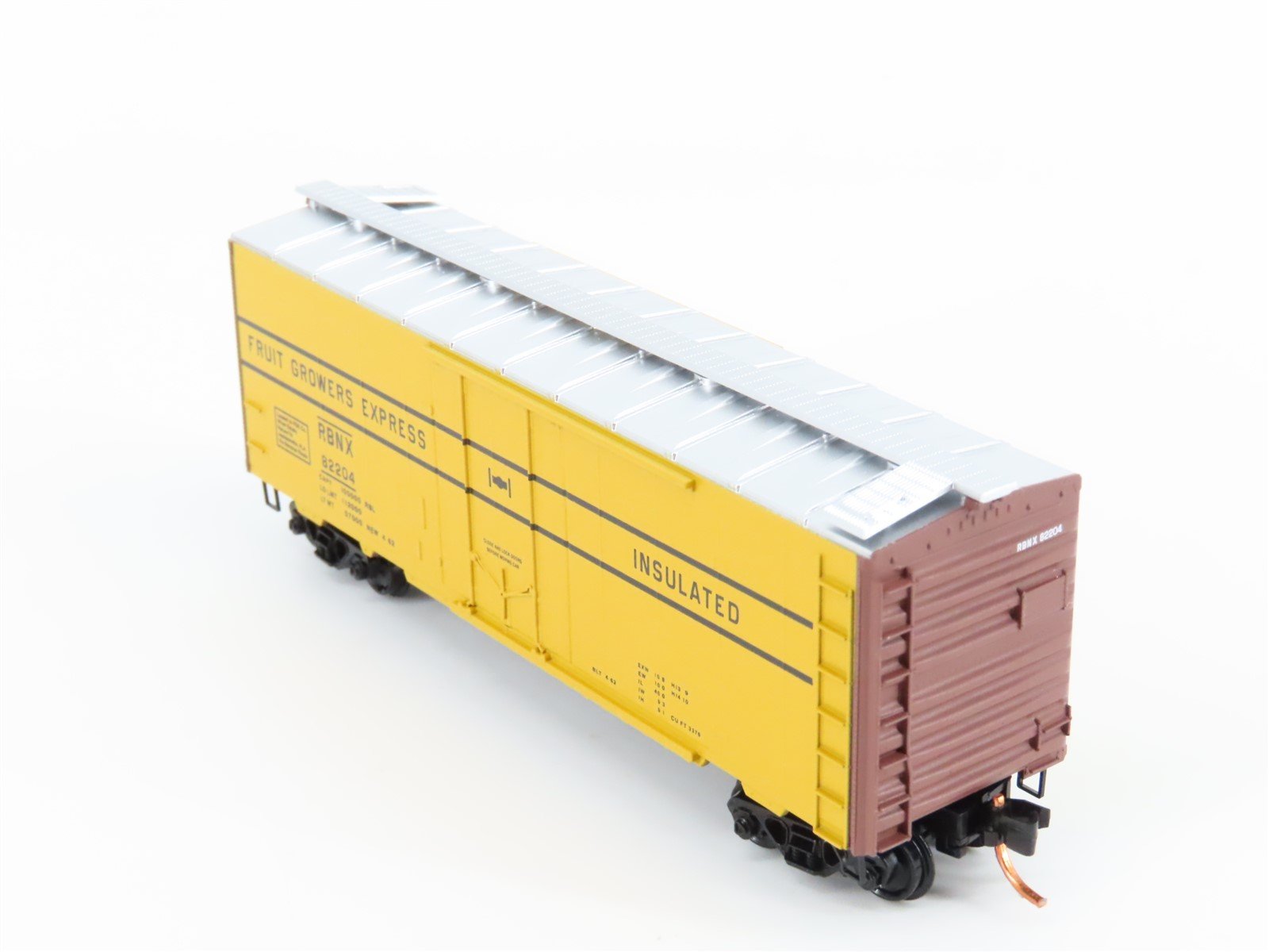 N Scale Micro-Trains MTL 02100060 RBNX Fruit Growers Express Reefer #82204
