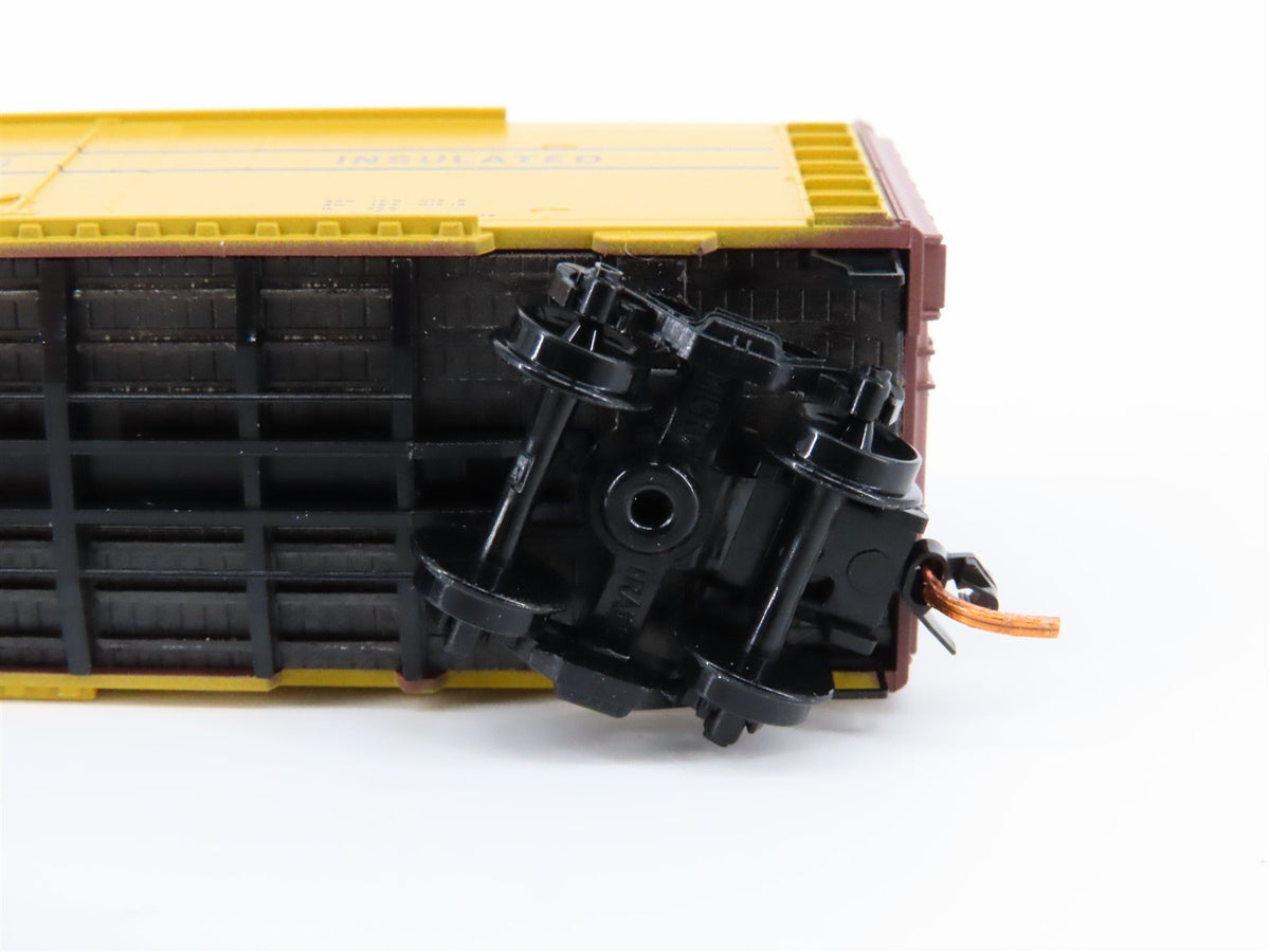 N Scale Micro-Trains MTL 02100060 RBNX Fruit Growers Express Reefer #82204