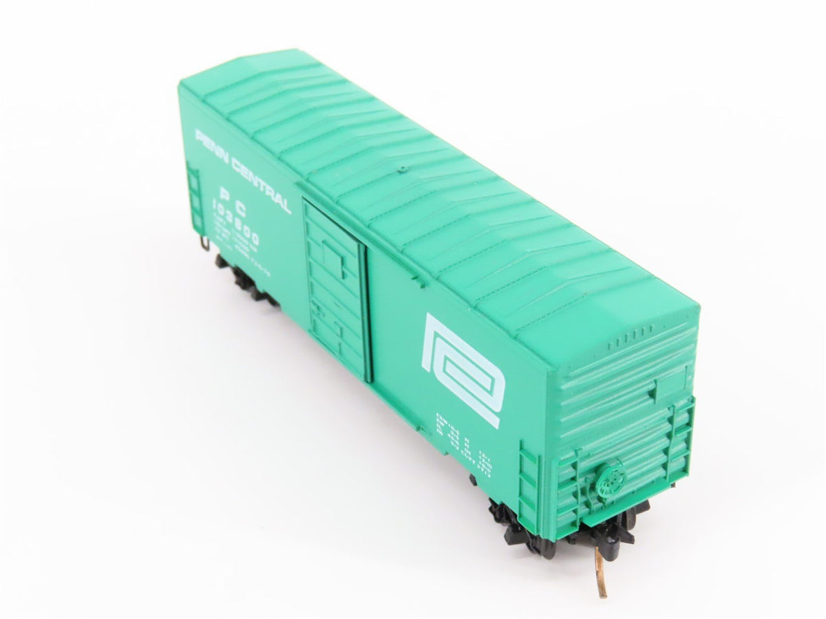 N Scale Kadee Micro-Trains MTL 24050 PC Penn Central 40&#39; Box Car #103800