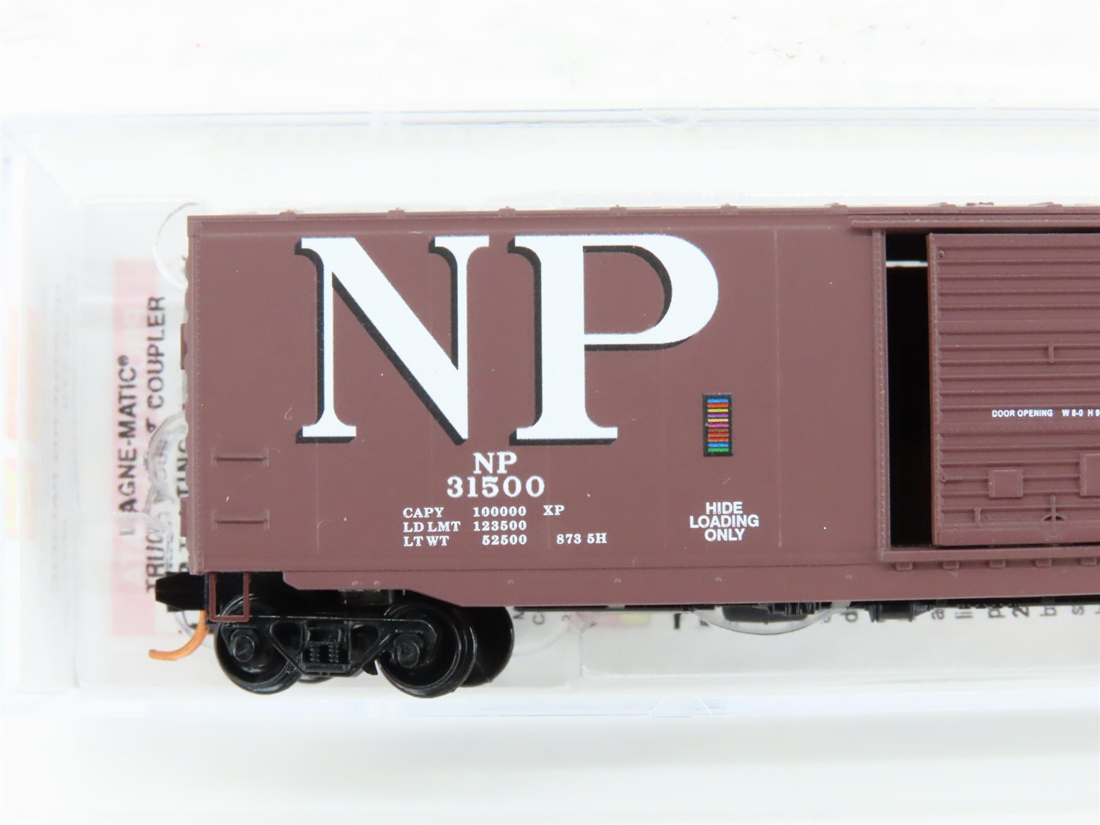 N Scale Micro-Trains MTL 07700270 NP Northern Pacific 50' Box Car #31500