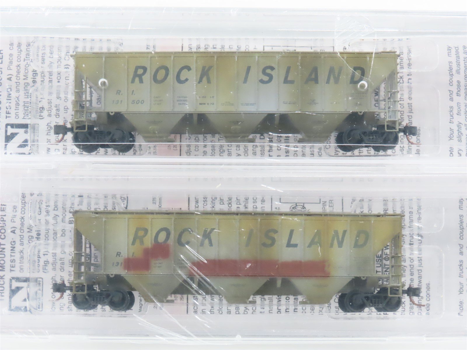 N Micro-Trains MTL 09644030 RI Rock Island 3-Bay Covered Hoppers 2-Pk. Weathered